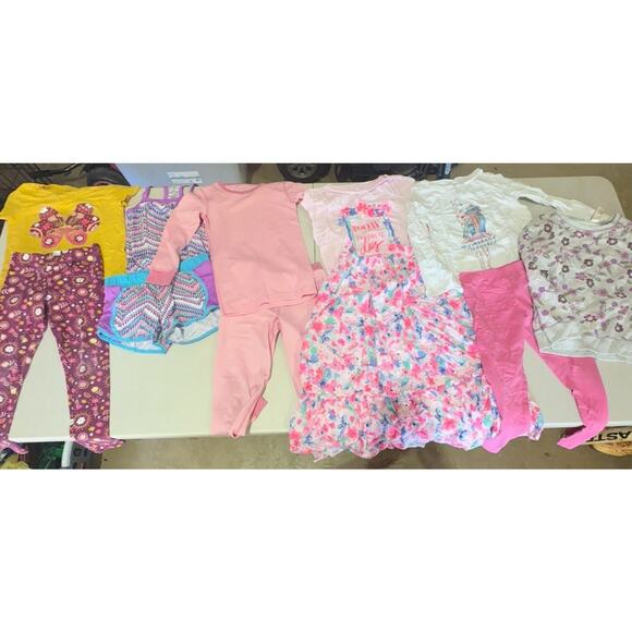 Lot Of 57 Girls Outfits (PJs, Outfits, Nightgown) Sized 6-8, Assorted Brands - Picture 2 of 8